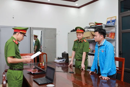 “Chế” văn bản chỉ đạo của cấp trên để đe dọa Hiệu trưởng nhà trường