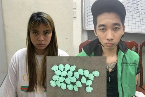Thanh niên 9X bị bắt khi chờ giao 25 viên thuốc lắc cho khách