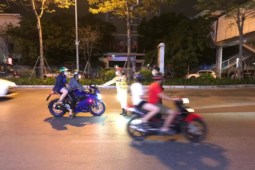 Đón đầu, cắt lớp, chặn đua xe sau trận thắng nghẹt thở 1-0 giữa Việt Nam và Malaysia