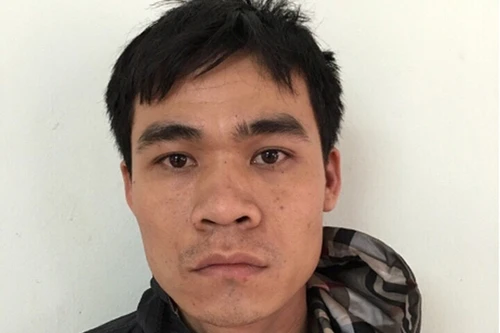 Nửa đêm, nhân viên quay lại cửa hàng phá két trộm tài sản