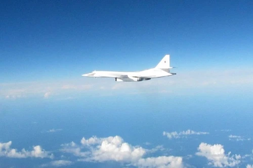 Anh điều tiêm kích chặn máy bay ném bom Nga