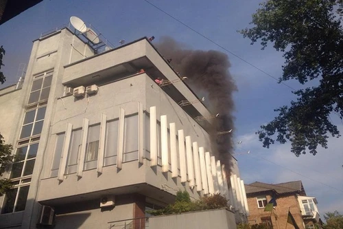 Một kênh truyền hình của Ukraine bị đốt cháy