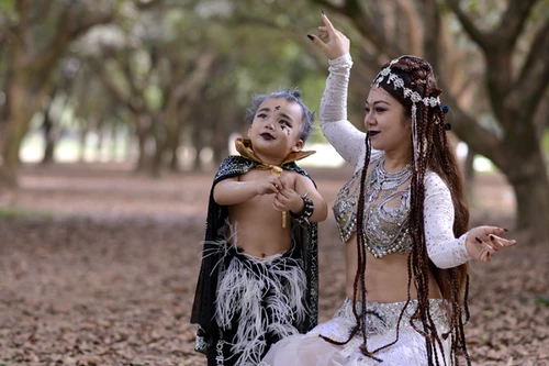 "Cô gái vàng" bellydance Đỗ Hồng Hạnh khoe ảnh con trai cực ấn tượng