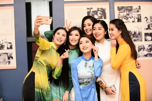 Ngọc Hân nói về "bạn gái tin đồn" của tuyển thủ Phan Văn Đức