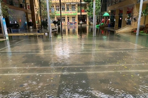 Hà Nội: Vẫn còn trường phải học trực tuyến sang ngày thứ ba