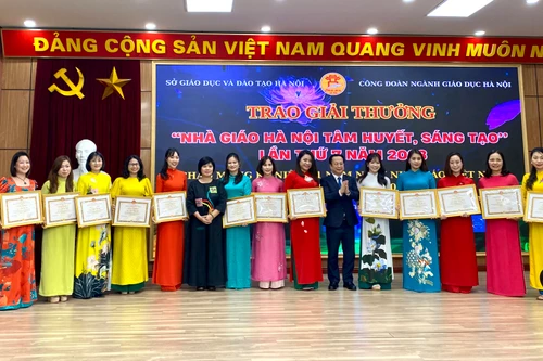Vinh danh 135 nhà giáo đoạt giải thưởng “Nhà giáo Hà Nội tâm huyết, sáng tạo” lần thứ bảy