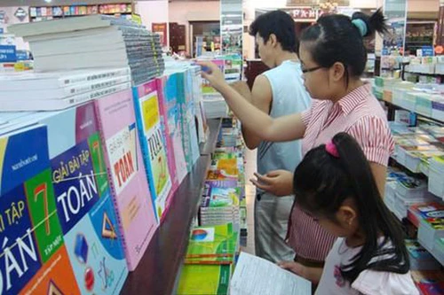 Giá sách giáo khoa mới lớp 4, 8, 11 tăng mạnh