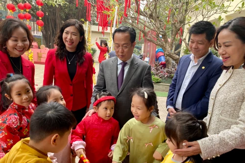 Mong giáo viên nào cũng có một cái Tết ấm áp