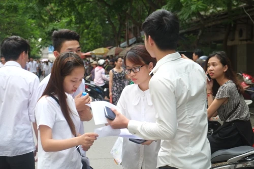 Trường chuyên tự chủ tài chính tăng học phí gần gấp 3 lần