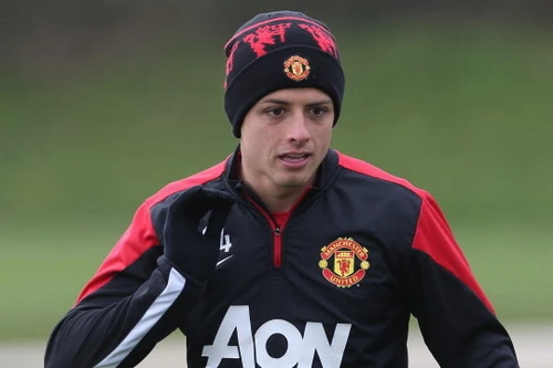 Chủ tịch Inter phủ nhận ý định mua Chicharito, Torres