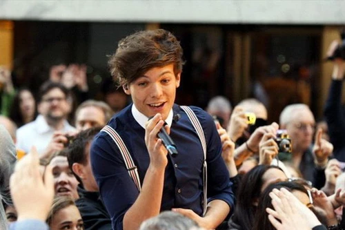 4000 CĐV đến xem hotboy của nước Anh thi đấu