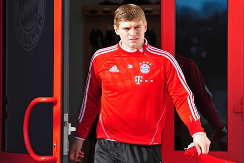 Gia đình Kroos "bật đèn xanh" cho Man Utd