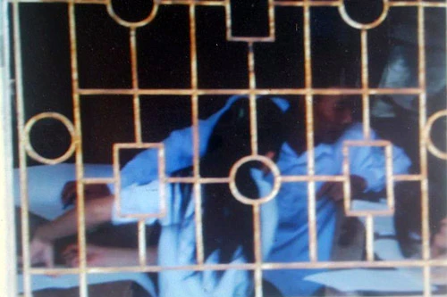 Lại xuất hiện clip lộn xộn trao đổi bài trong giờ thi tốt nghiệp THPT