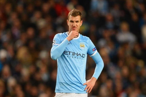 Man City không muốn Dzeko ở lại Premier League