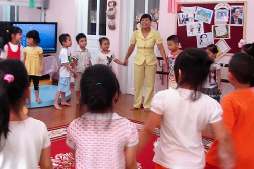 Đề xuất tăng phụ cấp ưu đãi cho giáo viên mầm non lên tới 80%