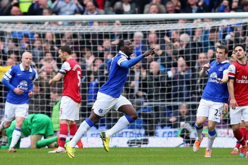 Everton 3–0 Arsenal: Pháo Thủ có nguy cơ bật khỏi top 4