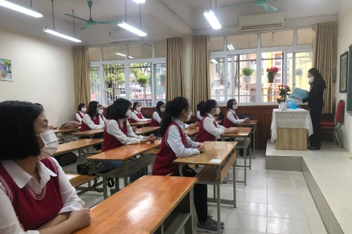 Hôm nay 8-2, 57/63 tỉnh, thành phố cho 100% học sinh THCS, THPT đến trường