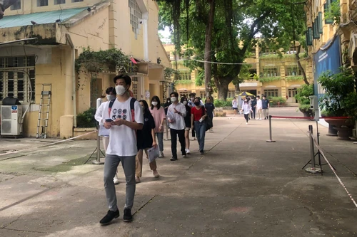 Nhiều trường đại học tốp đầu công bố điểm chuẩn xét tuyển sớm