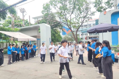 226 thí sinh vắng thi ở môn chuyên lớp 10 Hà Nội