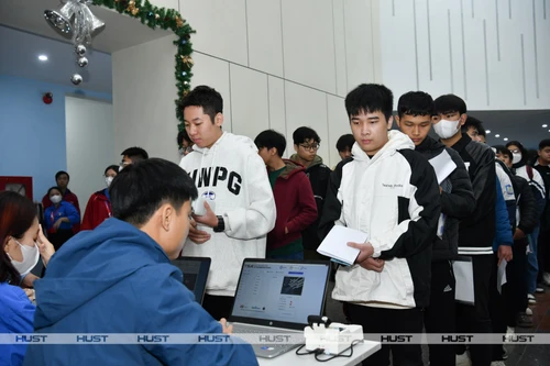 Gần 3.000 thí sinh khởi động mùa tuyển sinh đại học 2024 