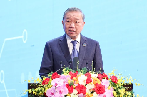 Tổng Bí thư: Đổi mới mạnh mẽ tư duy lãnh đạo đối với giáo dục, không áp đặt những chuẩn mực cũ