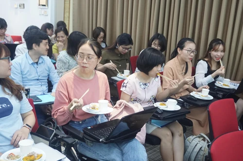 1.300 món ăn trong thực đơn cân bằng dinh dưỡng cho bà mẹ mang thai và cho con bú