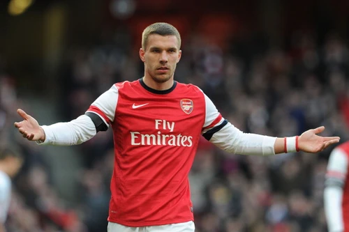 Podolski phủ nhận sẽ bị đem làm “vật tế thần”