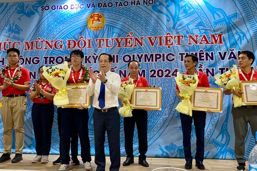 Học sinh Hà Nội chinh phục giám khảo quốc tế với bộ môn khoa học chưa có trong chương trình phổ thông