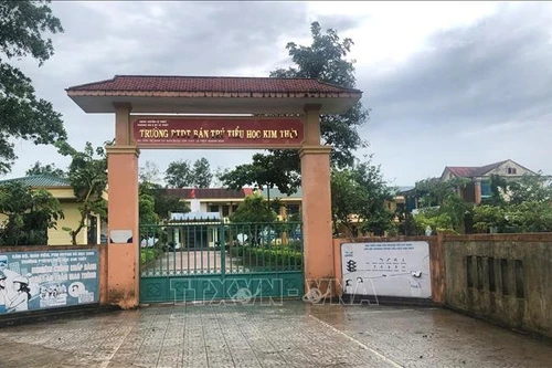 Đình chỉ 15 ngày với phó hiệu trưởng trong vụ 40 học sinh nghi ngộ độc thực phẩm