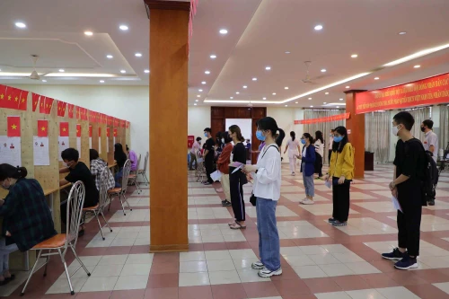 Hơn 2.500 sinh viên ĐHQG Hà Nội thực hiện quyền bầu cử