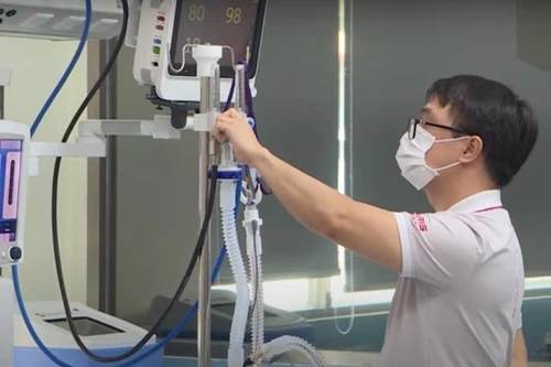 ĐH Bách khoa Hà Nội kịp thời đưa máy oxy dòng cao tách chiết từ không khí vào điều trị Covid-19