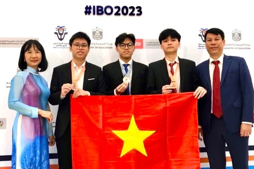 Toàn bộ đội tuyển Olympic Sinh học quốc tế đều đoạt huy chương