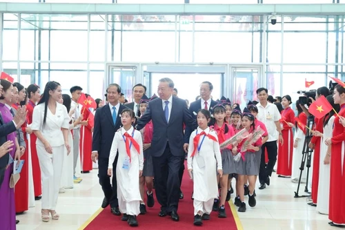 Lần đầu tiên khai giảng trực tuyến với hơn 27 triệu giáo viên, học sinh, sinh viên cả nước