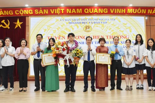 Hà Nội khen thưởng Á quân Đường lên đỉnh Olympia năm 2022
