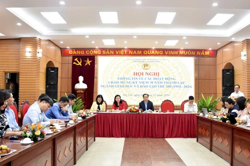 Vinh danh 70 nhà giáo tâm huyết, sáng tạo cùng nhiều hoạt động chào mừng 70 năm ngành Giáo dục Thủ đô