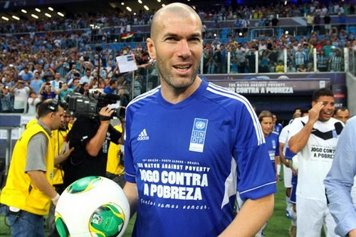 Ronaldo, Zidane và Figo tái hợp trên sân cỏ