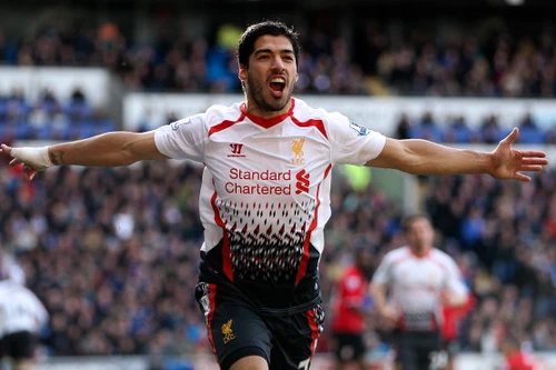 Suarez và Yaya Youre cùng nhau lập hat-trick