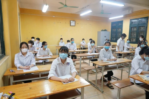 Hà Nội công nhận tuyển thẳng lớp 10 công lập 21 học sinh thuộc diện F0, F1