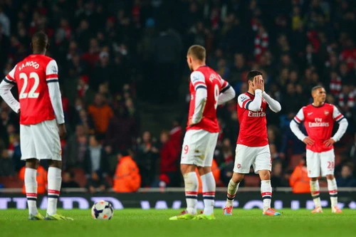 Arsenal 2–2 Swansea: “Trái đắng” ở phút 90