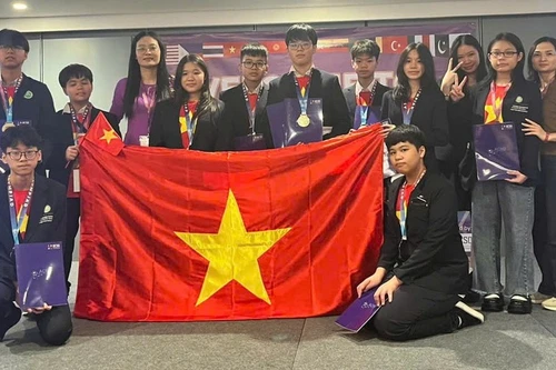 Học sinh Việt Nam đoạt quán quân Olympic Hóa học châu Á 2025