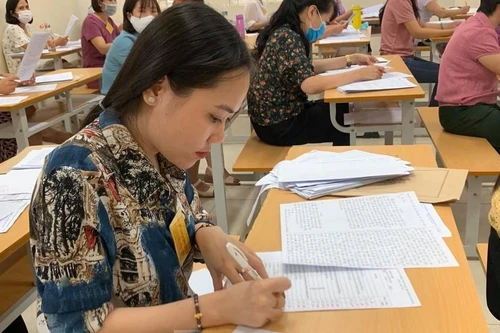 Bộ GD-ĐT yêu cầu ôn tập không thu phí do học trực tuyến chất lượng không đồng đều