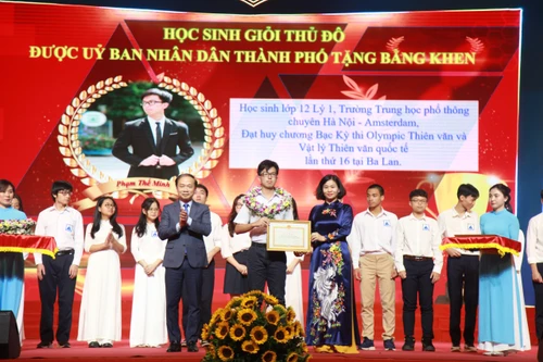 Hà Nội tuyên dương gương học sinh xuất sắc của Thủ đô năm học 2023-2024 