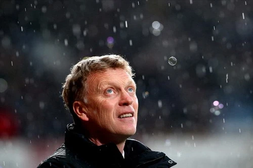 CĐV Man Utd… thuê máy bay đòi sa thải HLV Moyes