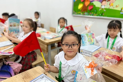 Hơn 2 triệu học sinh Hà Nội tựu trường đón năm học mới