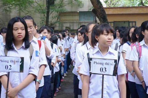 Hà Nội: Điểm chuẩn lớp 10 trường chuyên tăng vọt