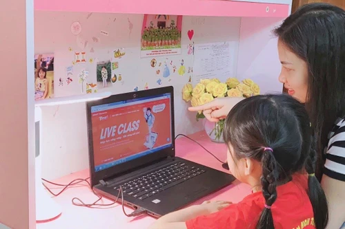 Hỗ trợ tháo gỡ vướng mắc cho phụ huynh đồng hành cùng con trong điều kiện bình thường mới