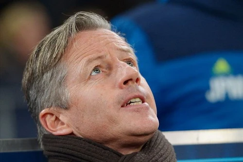 HLV của Schalke văng tục sau thảm bại