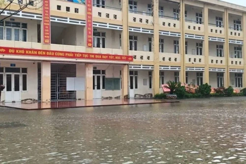 Hà Nội giao quyền chủ động về lịch học cho các trường trước diễn biến của bão số 11