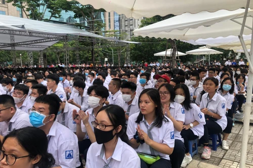 Dự kiến bỏ lớp không chuyên trong trường chuyên