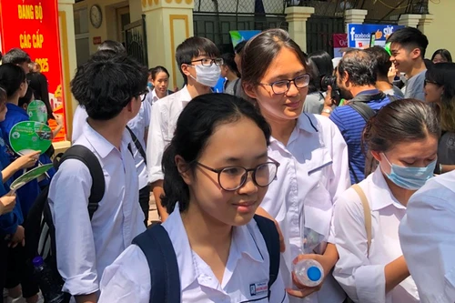 Giữ nguyên kỳ thi tốt nghiệp THPT như 2020, Bộ GD-ĐT yêu cầu lập phương án đề phòng rủi ro trong 2021